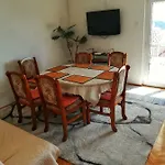 Ravlic بيت ضيافة ماكارسكا