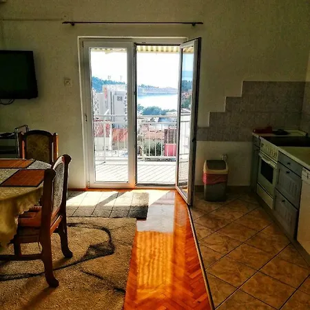 Ravlić 3*