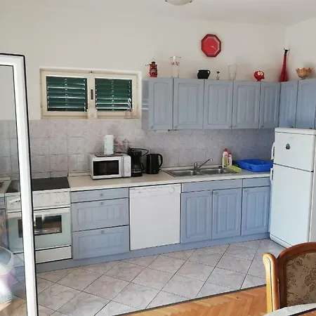 Ravlić 3* Makarska
