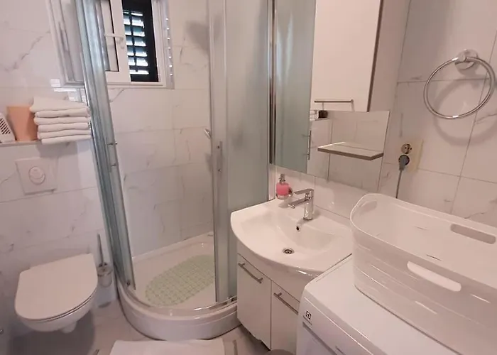 Guest house Ravlic 3*